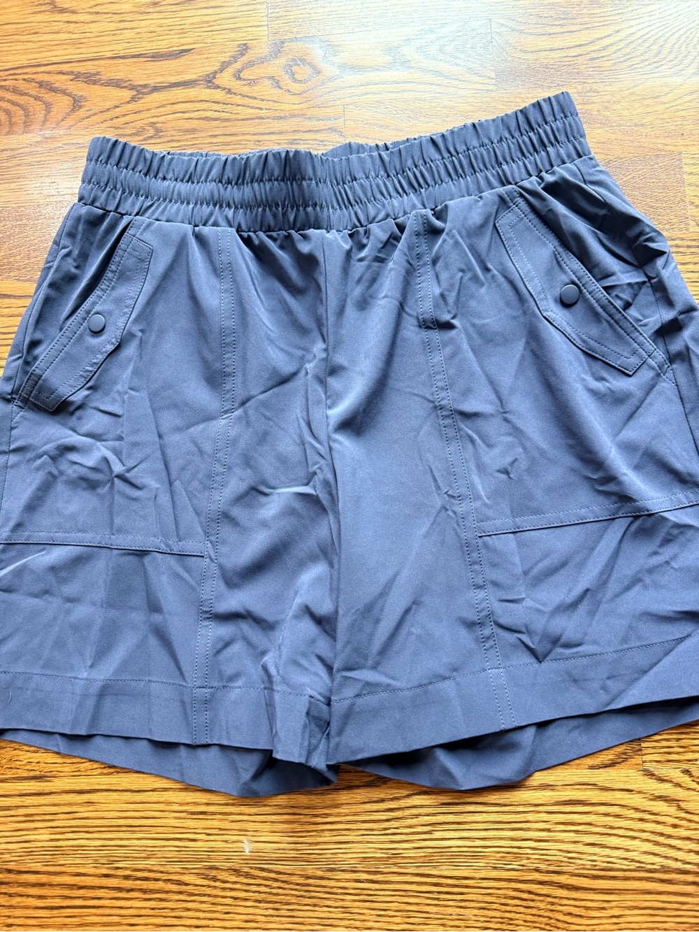 SOMA EUC Charcoal Everstretch Athletic Shirts. Elastic waistband.Snap pockets. S